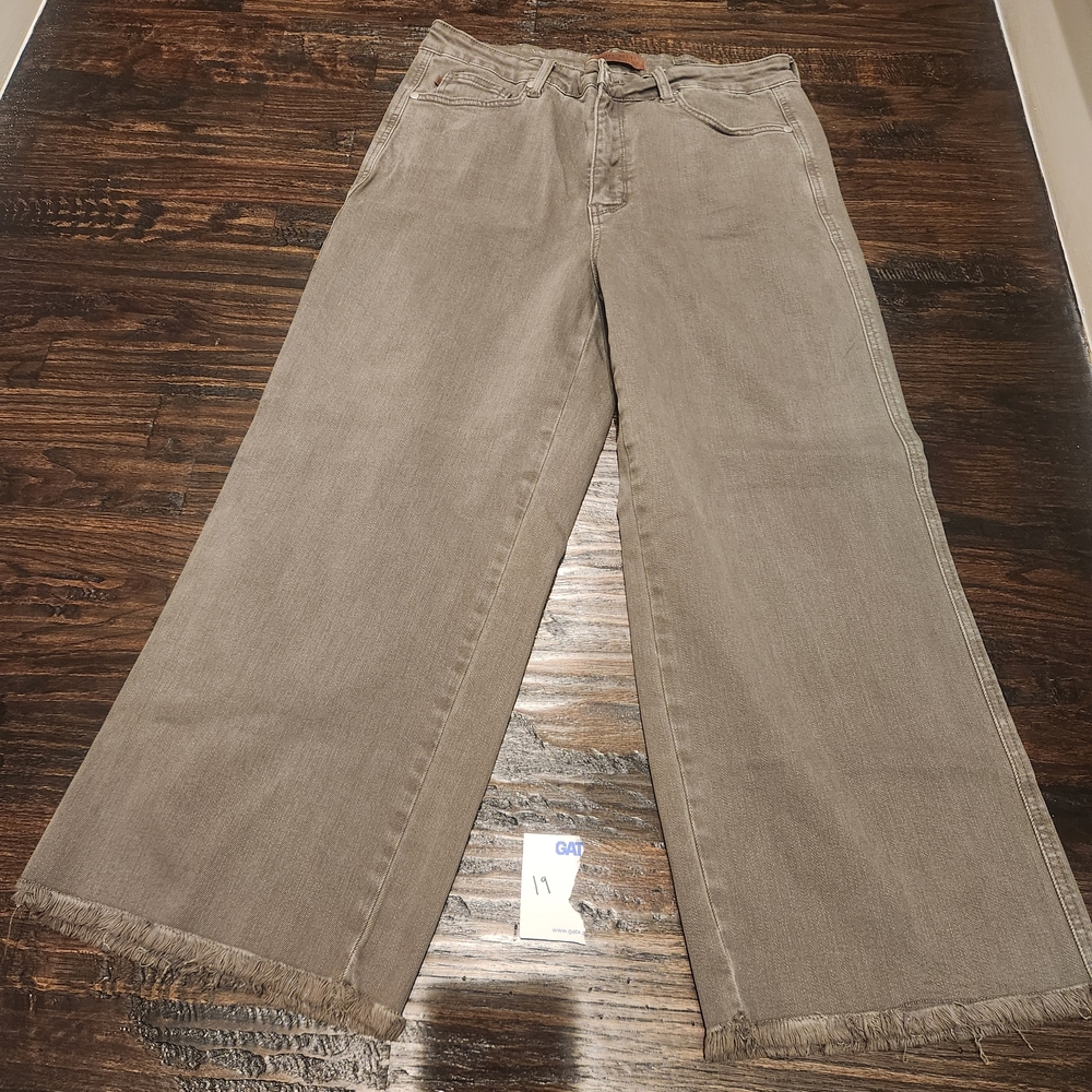 Judy BLUE Gray Flare Wide Leg Jeans